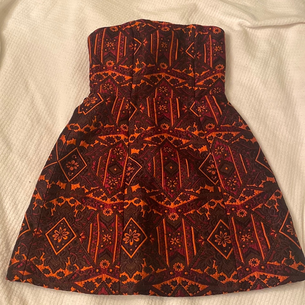 Alice + Olivia Nikki Structured strapless dress, size 4